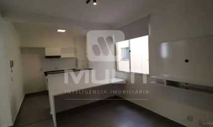 Apartamento com 2 quartos para alugar no Shopping Park, Uberlândia  por R$ 1.450