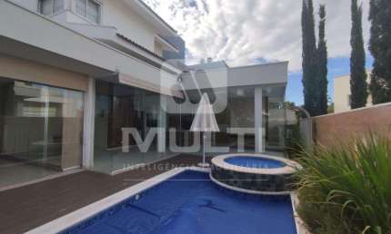 Casa em condomínio fechado com 4 quartos para alugar no Jardins Roma, Uberlândia  por R$ 15.000