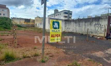 Terreno comercial para alugar no Centro, Uberlândia  por R$ 700