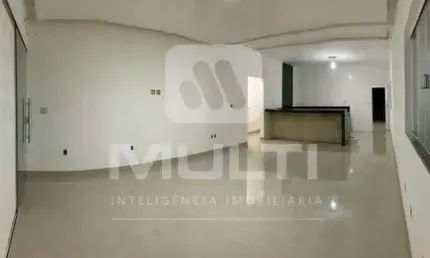Casa com 3 quartos para alugar no Jardim Inconfidência, Uberlândia  por R$ 3.800