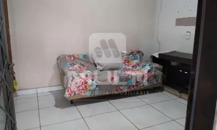 Casa com 2 quartos à venda no Residencial Lago Azul, Uberlândia  por R$ 230.000