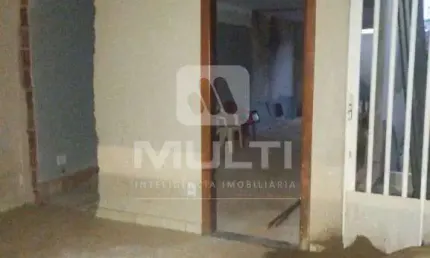 Casa com 3 quartos à venda no tibery, uberlândia  por r$ 500.000