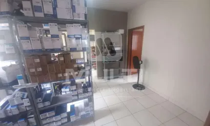 Casa com 3 quartos à venda no Martins, Uberlândia  por R$ 450.000