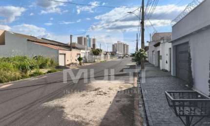 Terreno comercial à venda no Jardim Europa, Uberlândia  por R$ 225.000