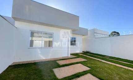 Casa com 2 quartos à venda no Residencial Fruta do Conde, Uberlândia  por R$ 425.000