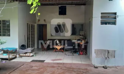 Casa com 2 quartos à venda no shopping park, uberlândia  por r$ 300.000
