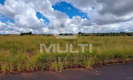 Terreno comercial à venda no Mansour, Uberlândia  por R$ 130.000