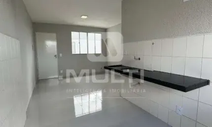 Apartamento com 2 quartos à venda no Parque São Jorge I, Uberlândia  por R$ 160.000