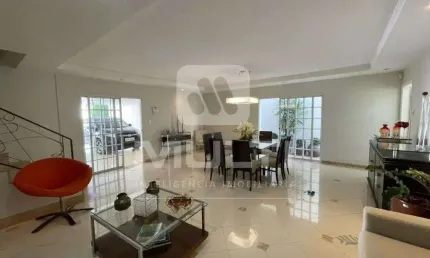 Casa com 4 quartos à venda no Tabajaras, Uberlândia  por R$ 2.200.000