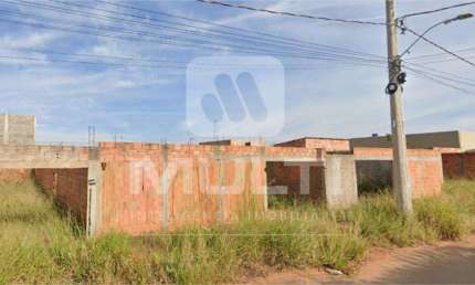 Terreno comercial à venda no Loteamento Monte Hebron, Uberlândia  por R$ 170.000