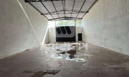 Barracão / Galpão / Depósito à venda no Tabajaras, Uberlândia  por R$ 1.200.000