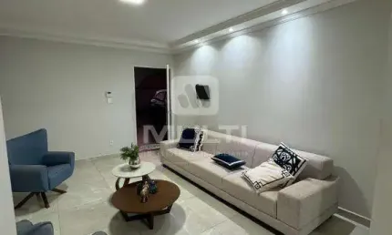 Casa com 4 quartos à venda na Cidade Jardim, Uberlândia  por R$ 1.790.000