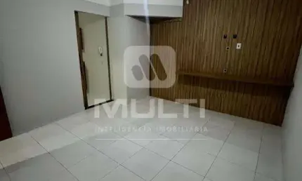 Casa com 3 quartos à venda no Jardim Europa, Uberlândia 