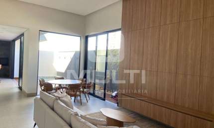Casa em condomínio fechado com 3 quartos à venda em Laranjeiras, Uberlândia  por R$ 2.450.000