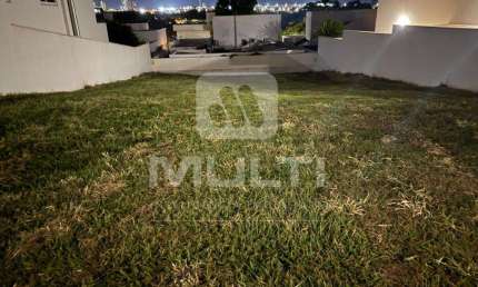 Terreno em condomínio fechado à venda no Jardins Gênova, Uberlândia  por R$ 860.000