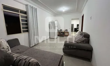 Casa com 3 quartos à venda no Jardim Botânico, Uberlândia  por R$ 680.000