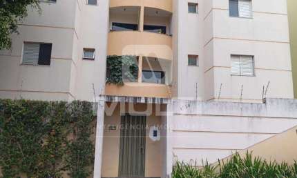 Apartamento com 3 quartos para alugar na Nossa Senhora das Graças, Uberlândia  por R$ 1.600