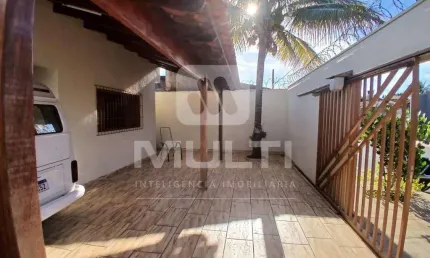 Casa com 3 quartos à venda na Nossa Senhora das Graças, Uberlândia 