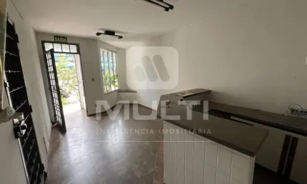 Barracão / Galpão / Depósito para alugar no Martins, Uberlândia  por R$ 8.000