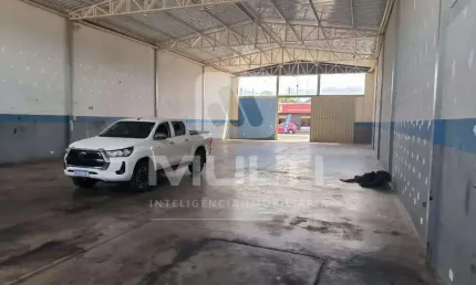 Barracão / Galpão / Depósito para alugar no Vigilato Pereira, Uberlândia  por R$ 12.000