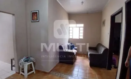 Casa com 3 quartos à venda na Nossa Senhora Aparecida, Uberlândia 