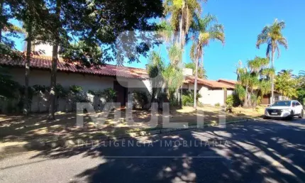 Casa com 4 quartos à venda no Jardim Karaíba, Uberlândia  por R$ 3.500.000