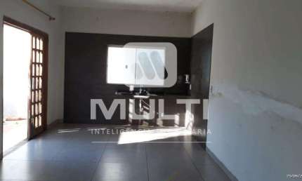 Casa com 2 quartos para alugar no Jardim Patrícia, Uberlândia  por R$ 2.000