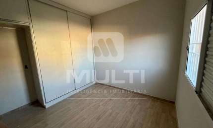 Casa com 4 quartos para alugar no Vigilato Pereira, Uberlândia  por R$ 3.700