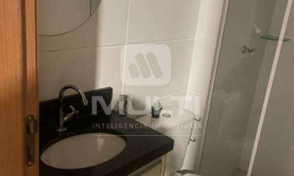 Apartamento com 2 quartos para alugar no Presidente Roosevelt, Uberlândia  por R$ 2.000
