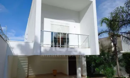 Casa com 3 quartos para alugar no Jardim Colina, Uberlândia 