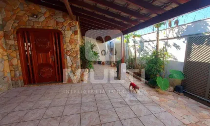 Casa com 3 quartos à venda no Maravilha, Uberlândia 