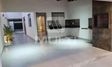 Casa com 3 quartos para alugar no Jardim Europa, Uberlândia  por R$ 3.800