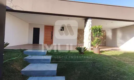 Casa com 4 quartos à venda na Cidade Jardim, Uberlândia 