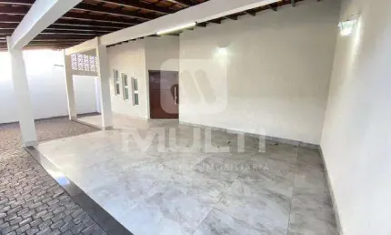 Casa com 3 quartos para alugar no Jardim Patrícia, Uberlândia  por R$ 3.500