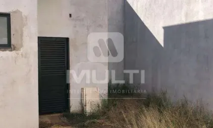 Casa com 3 quartos para alugar no Novo Mundo, Uberlândia 