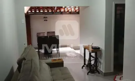 Apartamento com 2 quartos para alugar no Copacabana, Uberlândia 