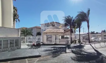 Apartamento com 2 quartos para alugar no Alto Umuarama, Uberlândia 