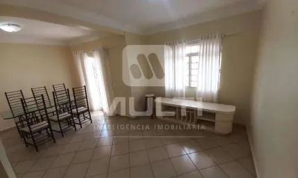 Apartamento com 3 quartos para alugar em Saraiva, Uberlândia 