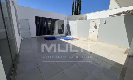 Casa em condomínio fechado com 3 quartos para alugar no Jardins Barcelona, Uberlândia 