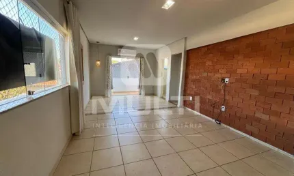 Apartamento com 2 quartos para alugar na Cidade Jardim, Uberlândia 