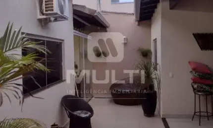 Casa com 4 quartos à venda no Jardim Patrícia, Uberlândia 