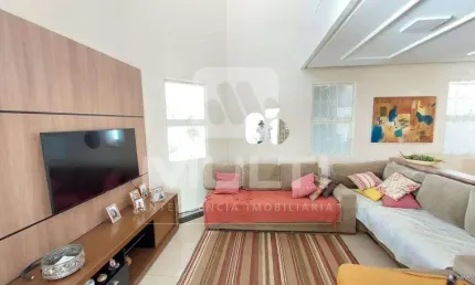 Casa com 3 quartos à venda em Carajás, Uberlândia 