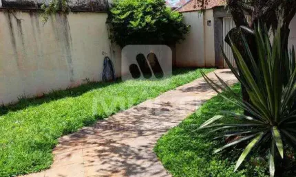 Casa com 5 quartos à venda no Martins, Uberlândia 