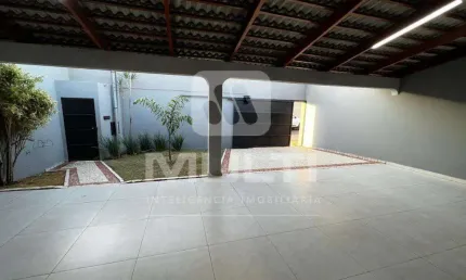 Casa com 3 quartos à venda no Martins, Uberlândia 