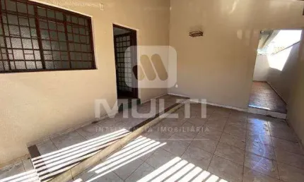 Casa com 3 quartos para alugar no Tibery, Uberlândia 