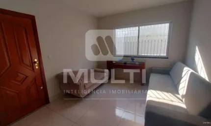Casa com 3 quartos à venda no Presidente Roosevelt, Uberlândia 