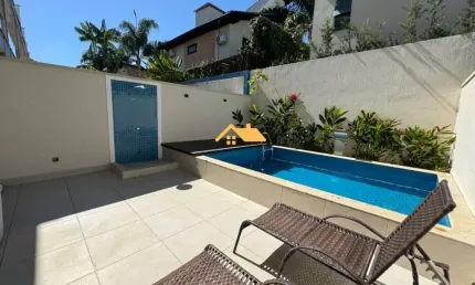 Casa  em condomínio: 4 quartos, 4 suítes, 2 salas, 4 banheiros, 2 vagas, 220m² em juquehy, são sebastião-sp.