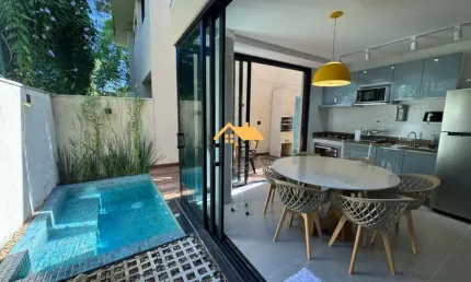 Sobrado em Camburi, São Sebastião-SP: 3 quartos, 3 suítes, 2 salas, 3 banheiros, 2 vagas, 160m².