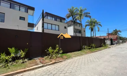 Sobrado novo em juquehy, casa de 4 suítes a venda  condomínio em são sebastião-sp  2 salas, 4 banheiros  163m²  2 vagas.