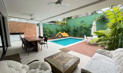 Imóvel de luxo em Maresias: Casa em condomínio com 4 quartos, 4 suítes e 260m² - Venda ou Locação em São Sebastião-SP